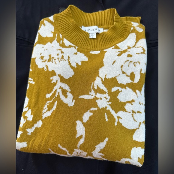 Amour Vert Almira Sweater Gold & White floral 100% Organic Cotton Size L - Picture 6 of 8